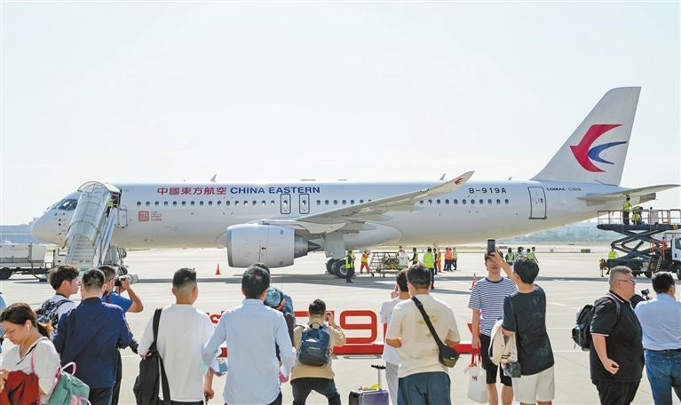 Featured image for “China’s C919 Goes into Commercial Service”